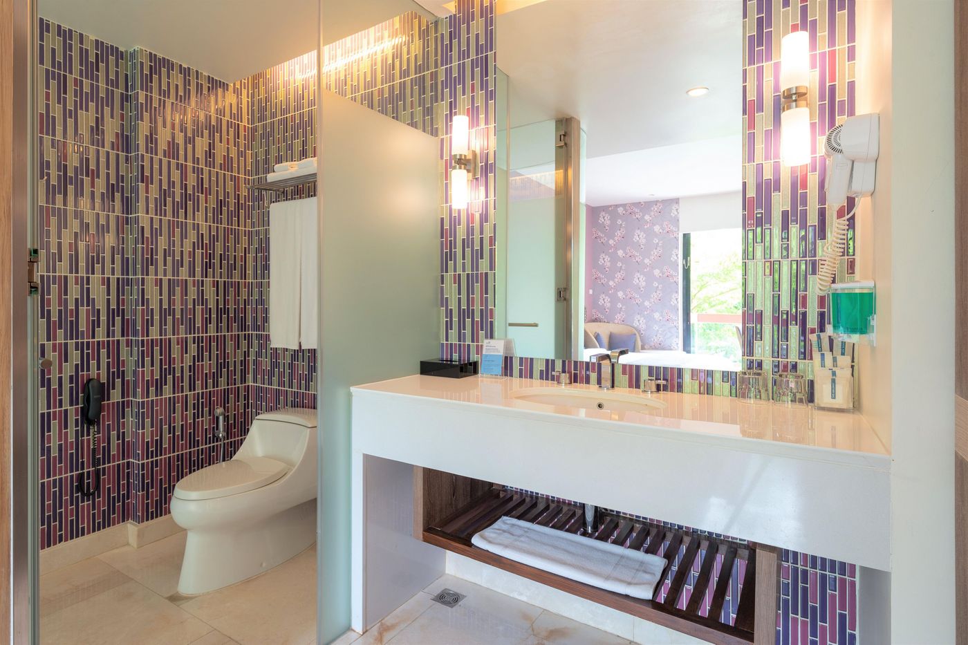 Holiday Inn Express Phuket Patong Beach Central