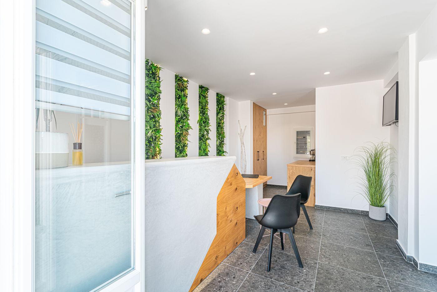 Marianna-Hotel-Lobby-30