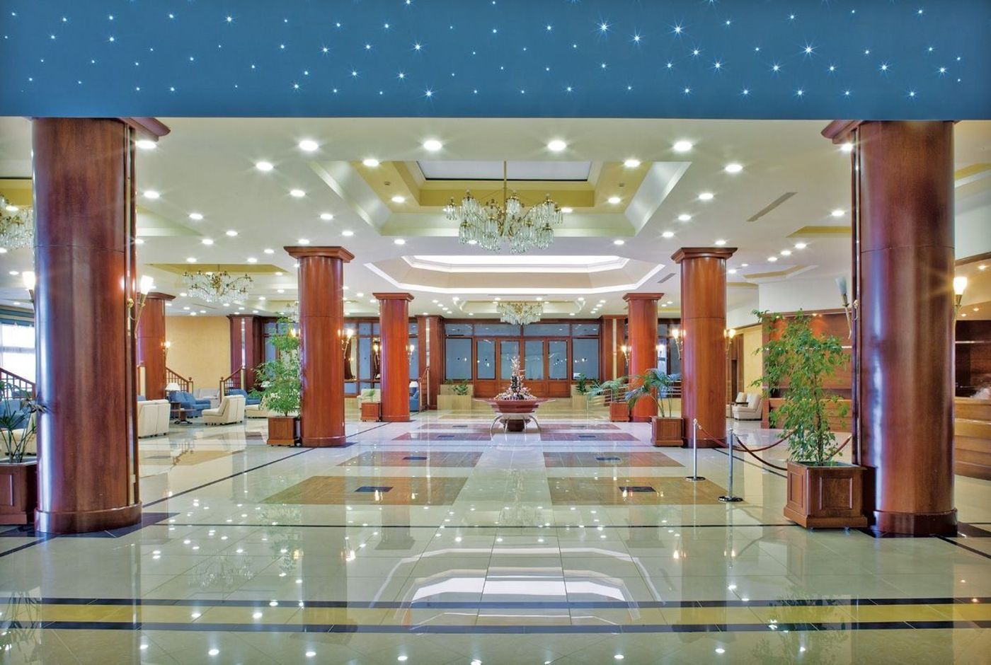 Kipriotis-Panorama-and-Suites-Lobby-38