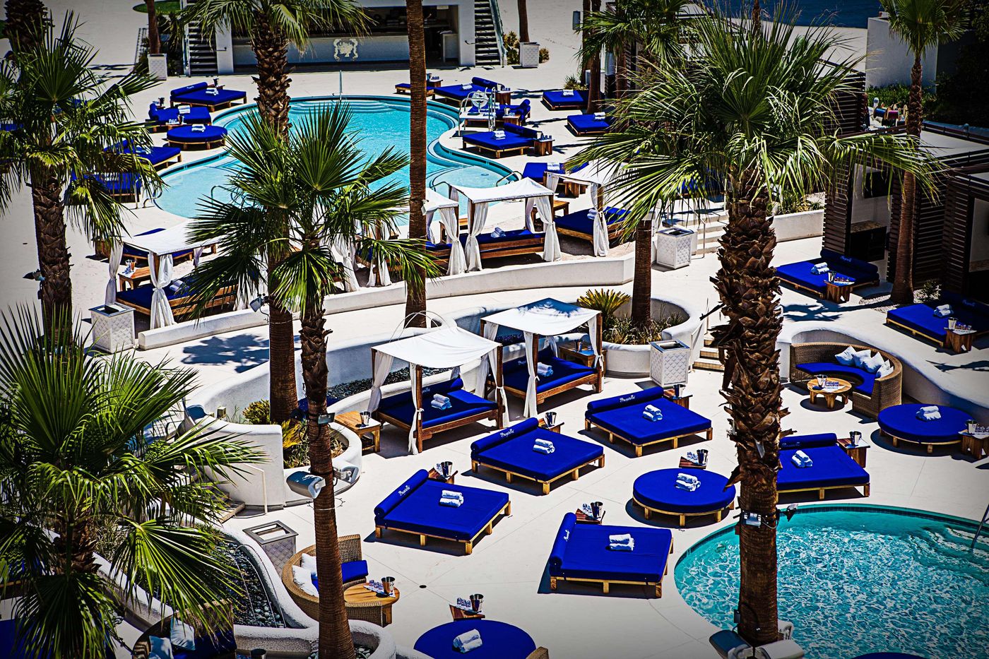Tropicana-Las-Vegas-a-DoubleTree-by-Hilton-Resort-Pool-35