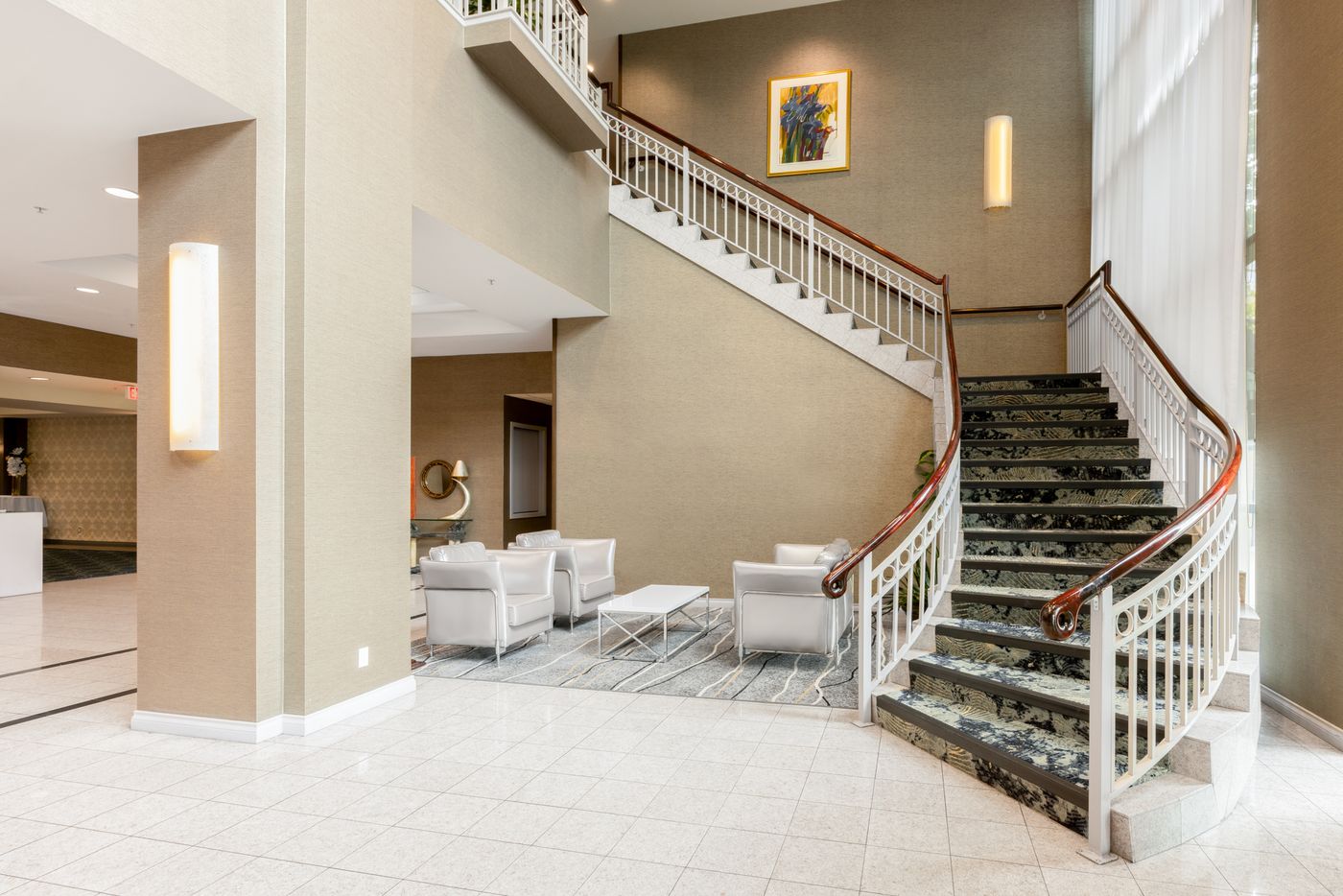 Executive-Plaza-Hotel-Conference-Centre-Coquitlam-BC-Lobby-2