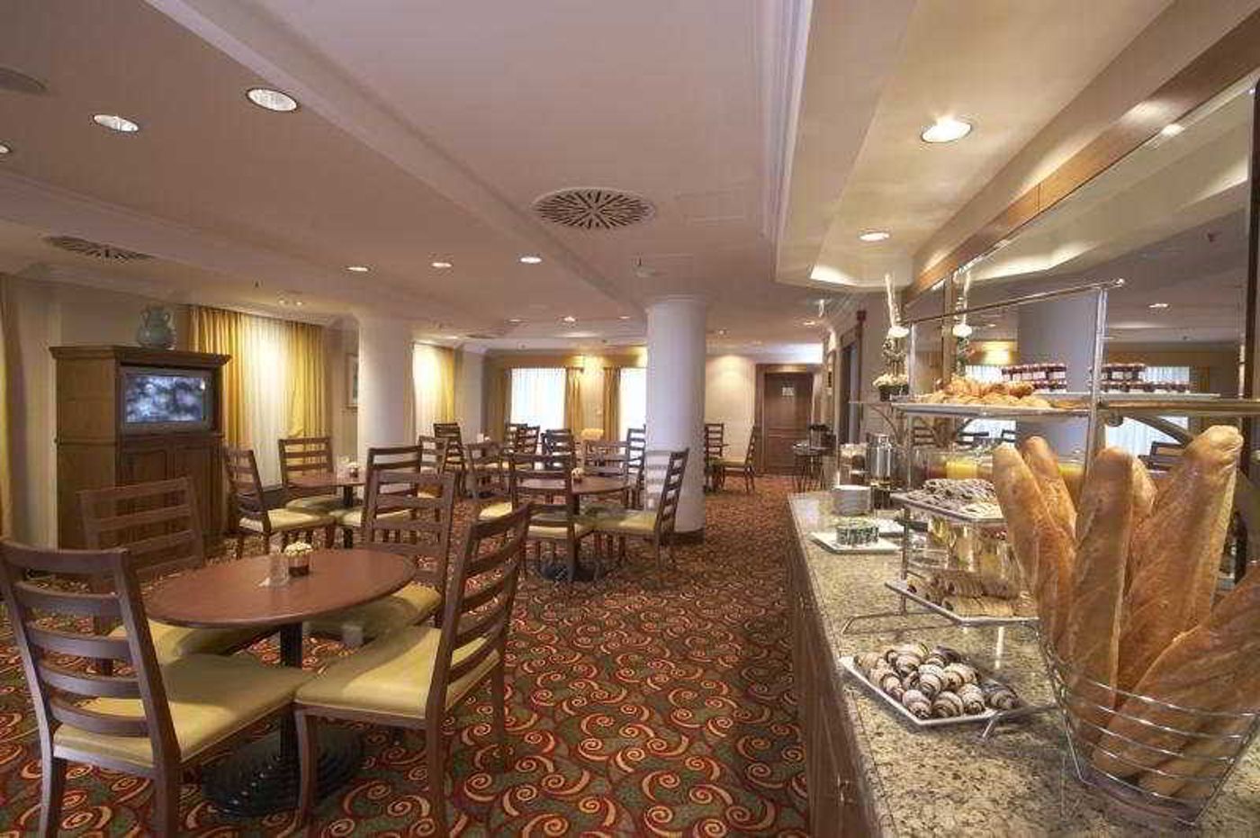 Millennium-Court-Marriott-Executive-Apartments-Restaurant-8