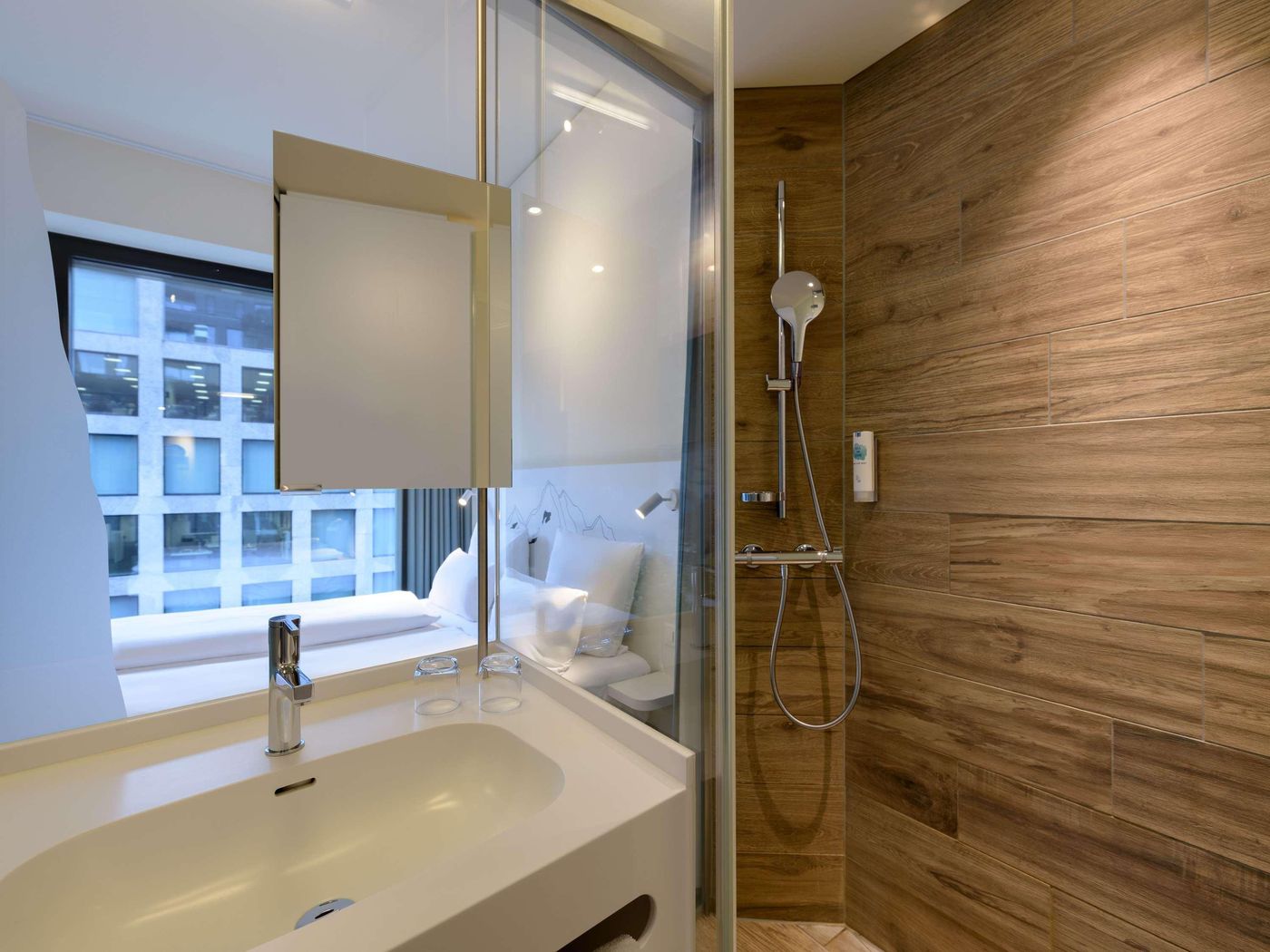 Mercure Zurich City-Switzerland-Zurich-Room-9