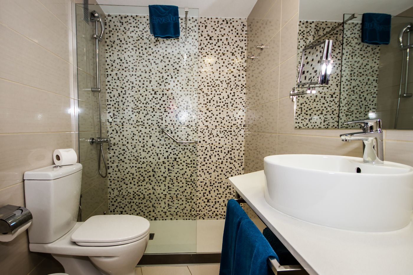 Servatur-Waikiki-Room-39