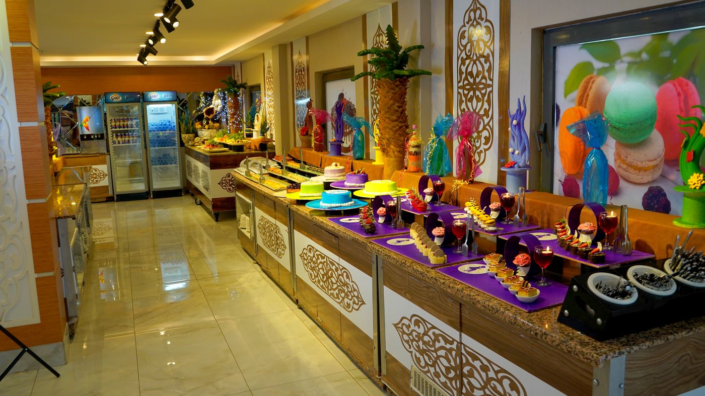 Club-Aqua-Plaza-Restaurant-52