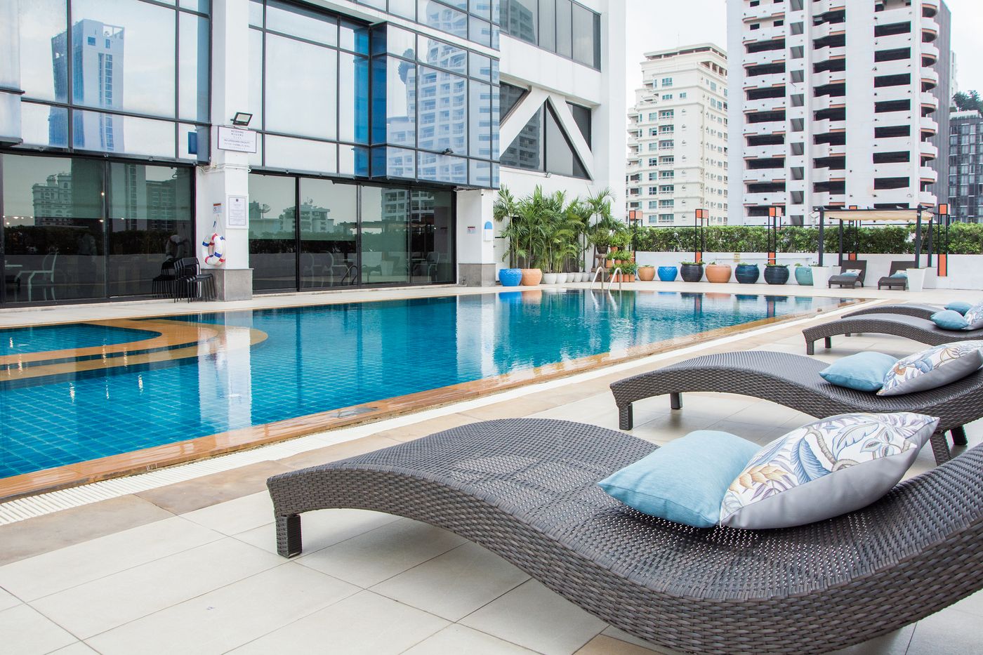 Bangkok-Lotus-Sukhumvit-33-By-Compass-Hospitalit-Pool-2