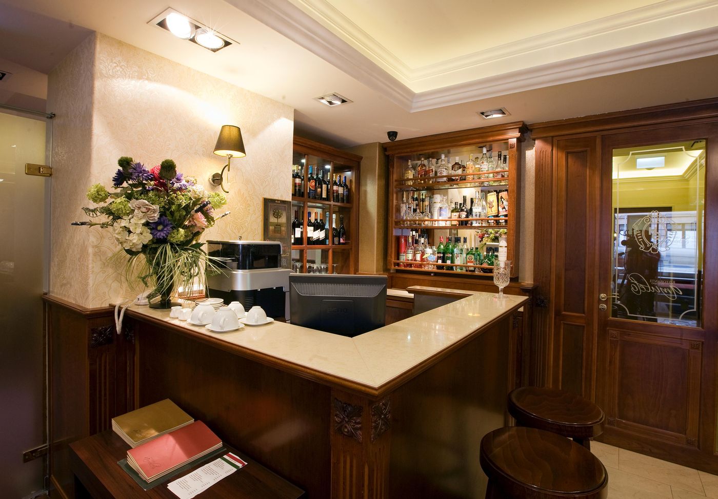 Gold-Hotel-Budapest-Bar-13