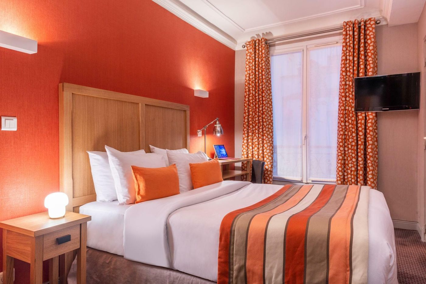 29-Lepic-Montmartre-Room-6