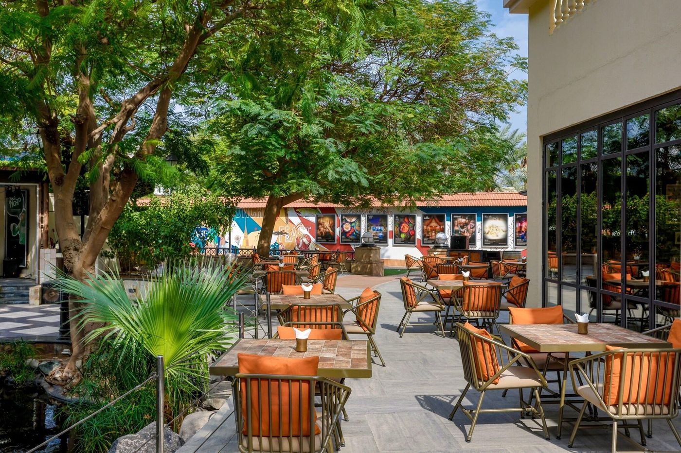 Le-Meridien-Dubai-Hotel---Conference-Centre-Restaurant-14