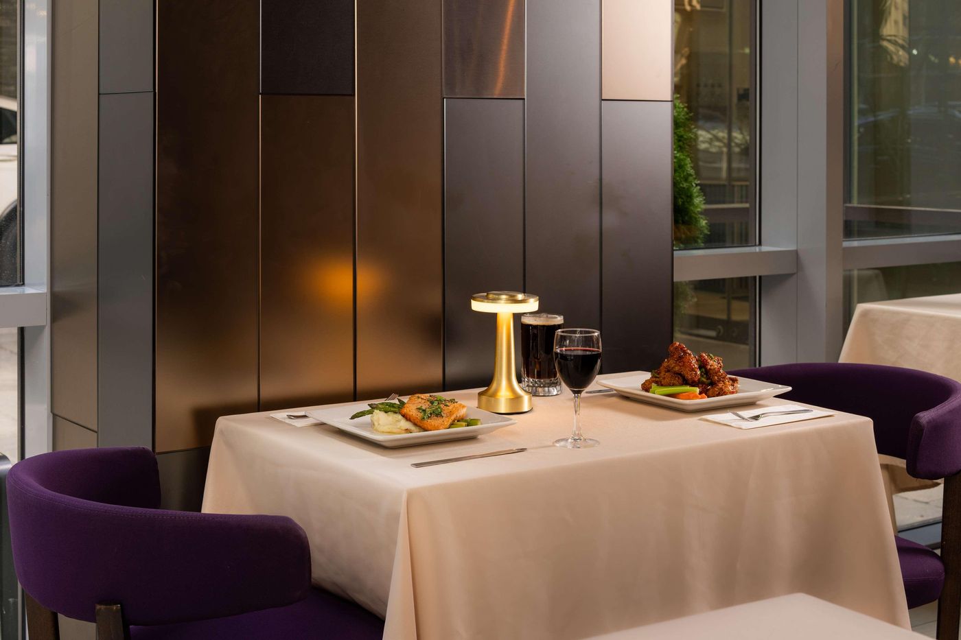 Embassy-Suites-by-Hilton-New-York-Manhattan-Times-Sq-Restaurant-17