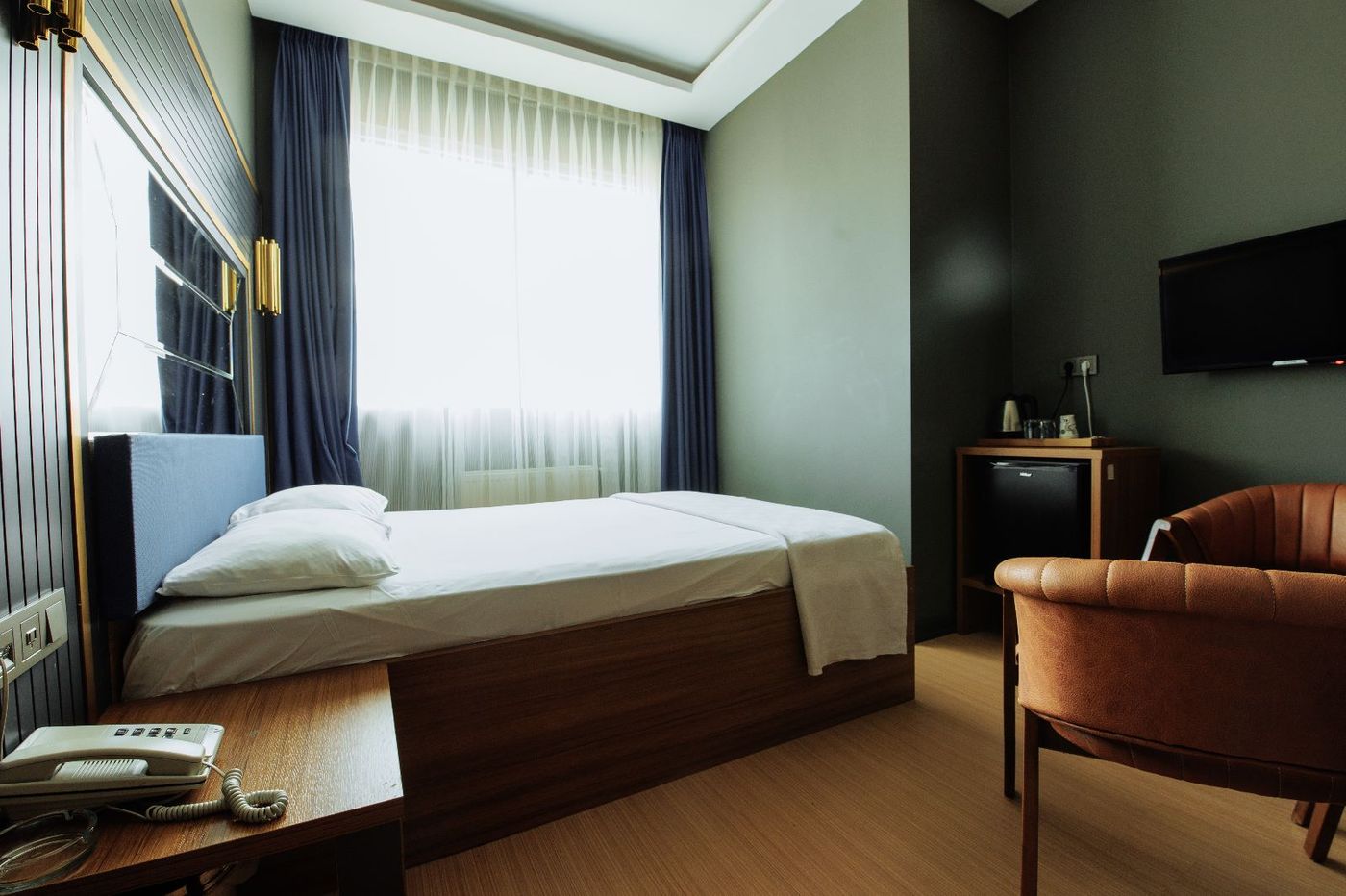 216-Trend-Suite-Room-6