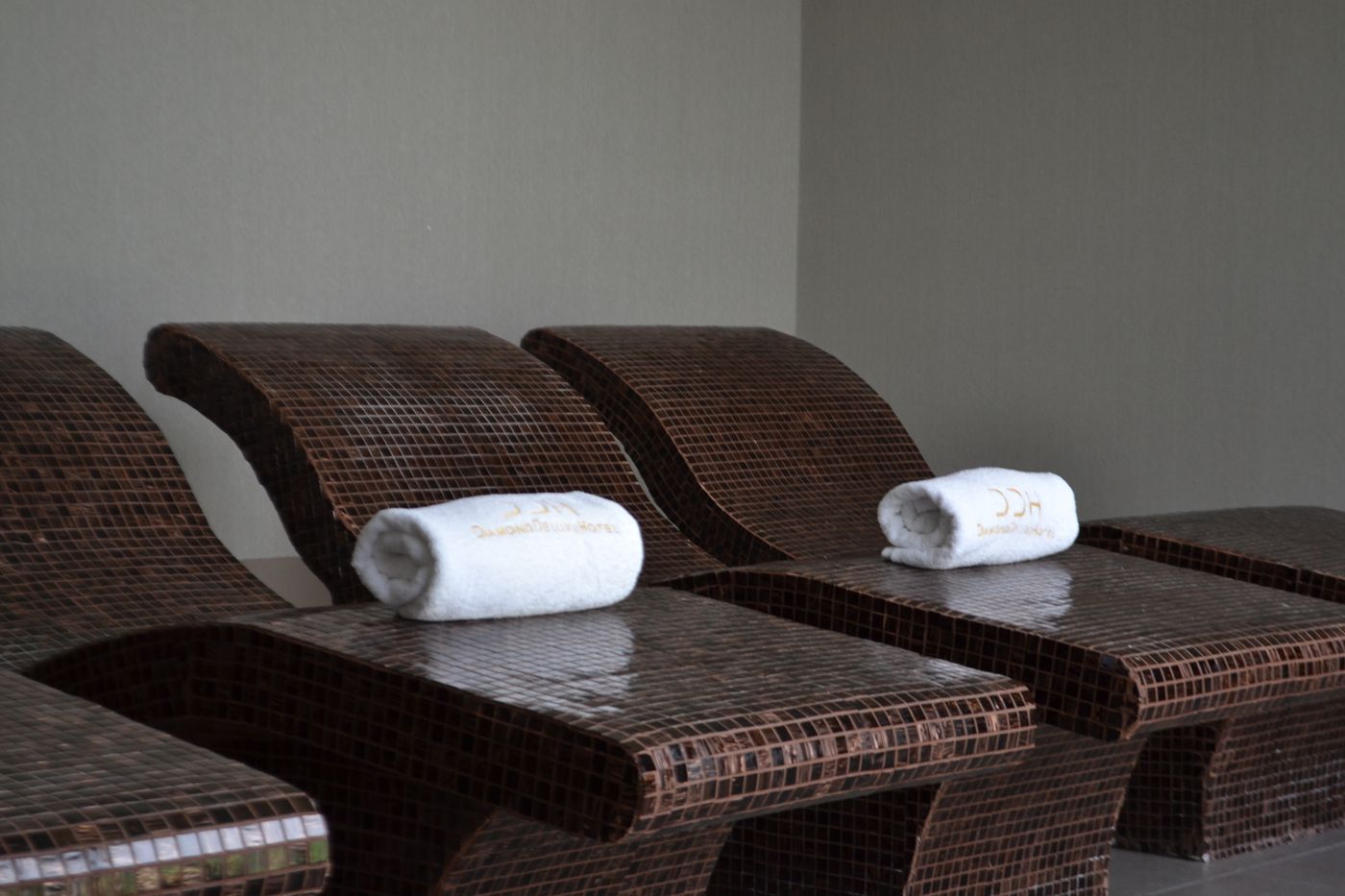 Diamond-Deluxe-Sports-and-Entertainment-75