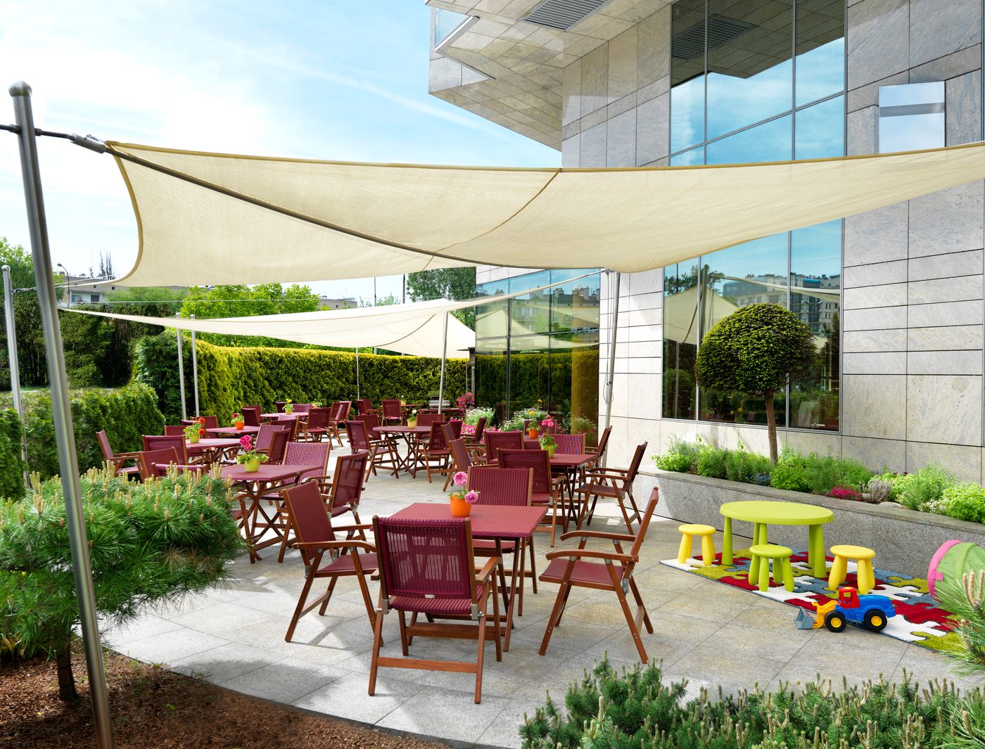 Regent-Warsaw-Hotel-Terrace-3