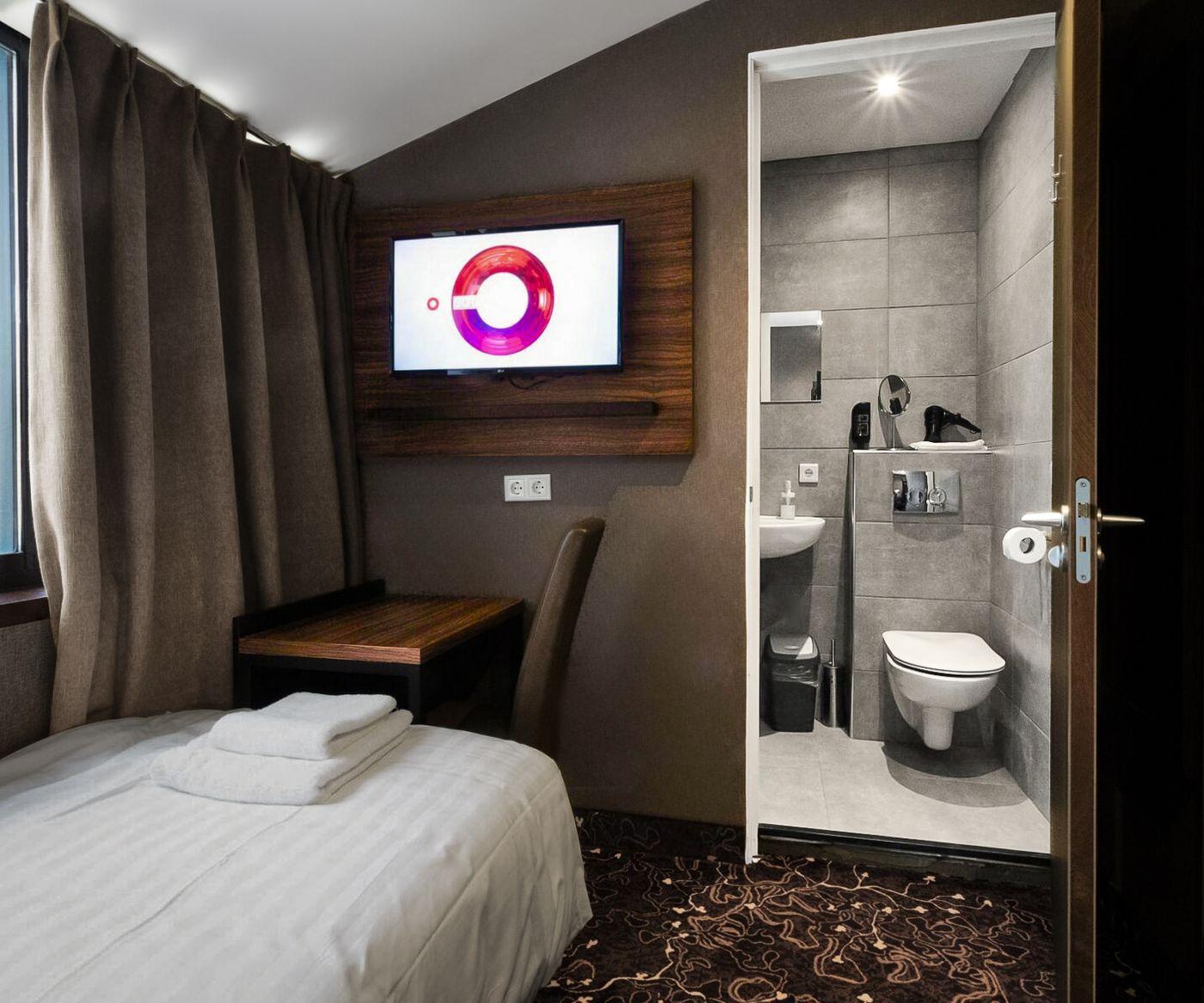 Amsterdam-Lake-Hotel-Room-27