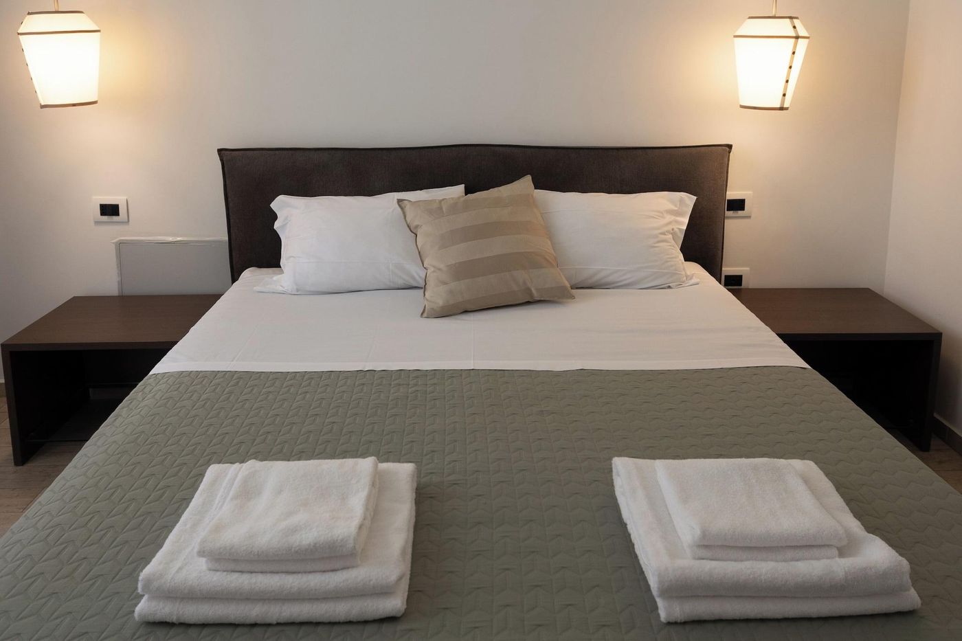 Maison-Maneli-Luxury-B-B-Room-15