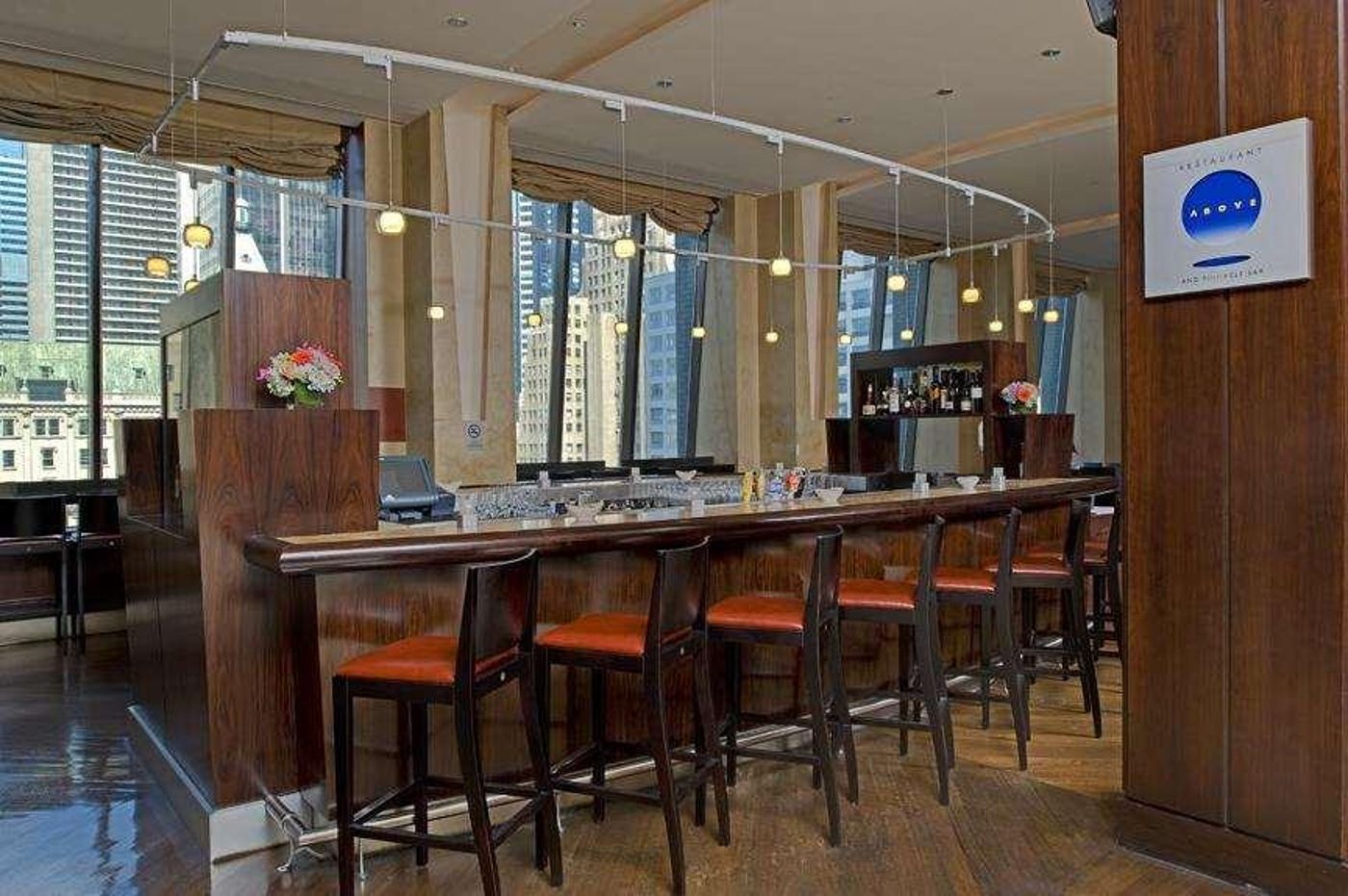 Hilton-New-York-Times-Square-Bar-17