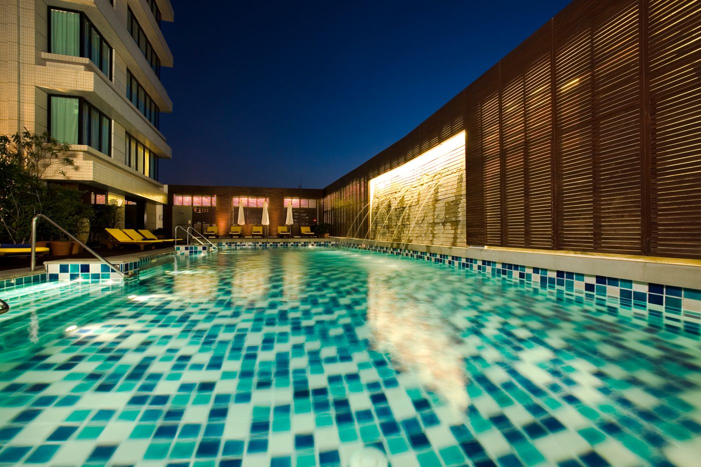 The-Duchess-Hotel-Pool-7