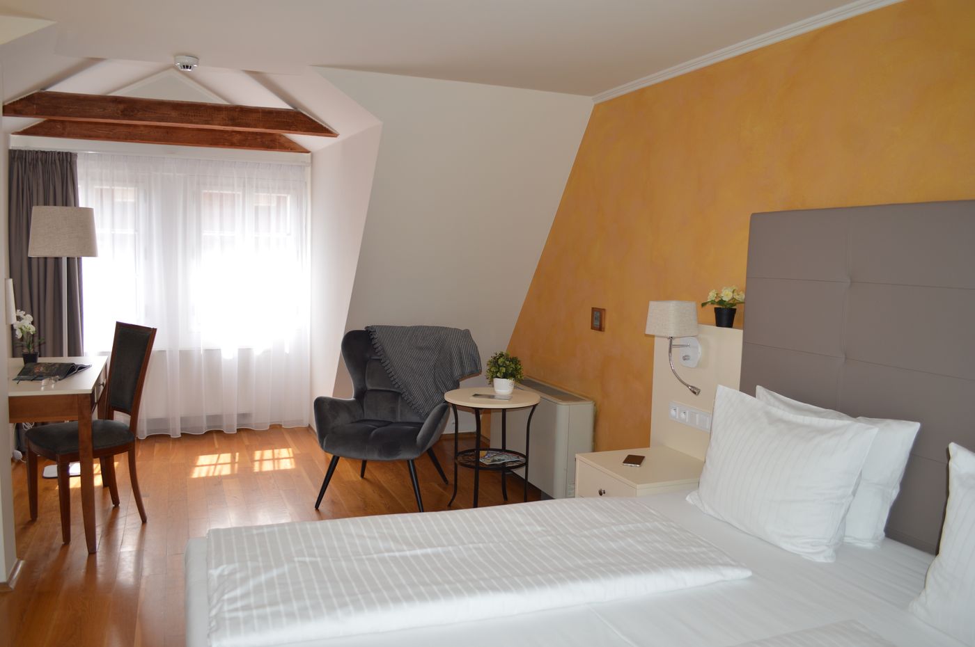 The Golden Wheel-Czech Republic-PRAGUE-Room-2