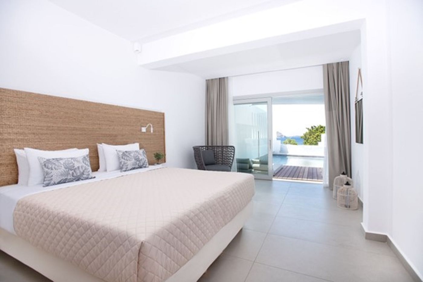 Manoulas-Beach-Room-29