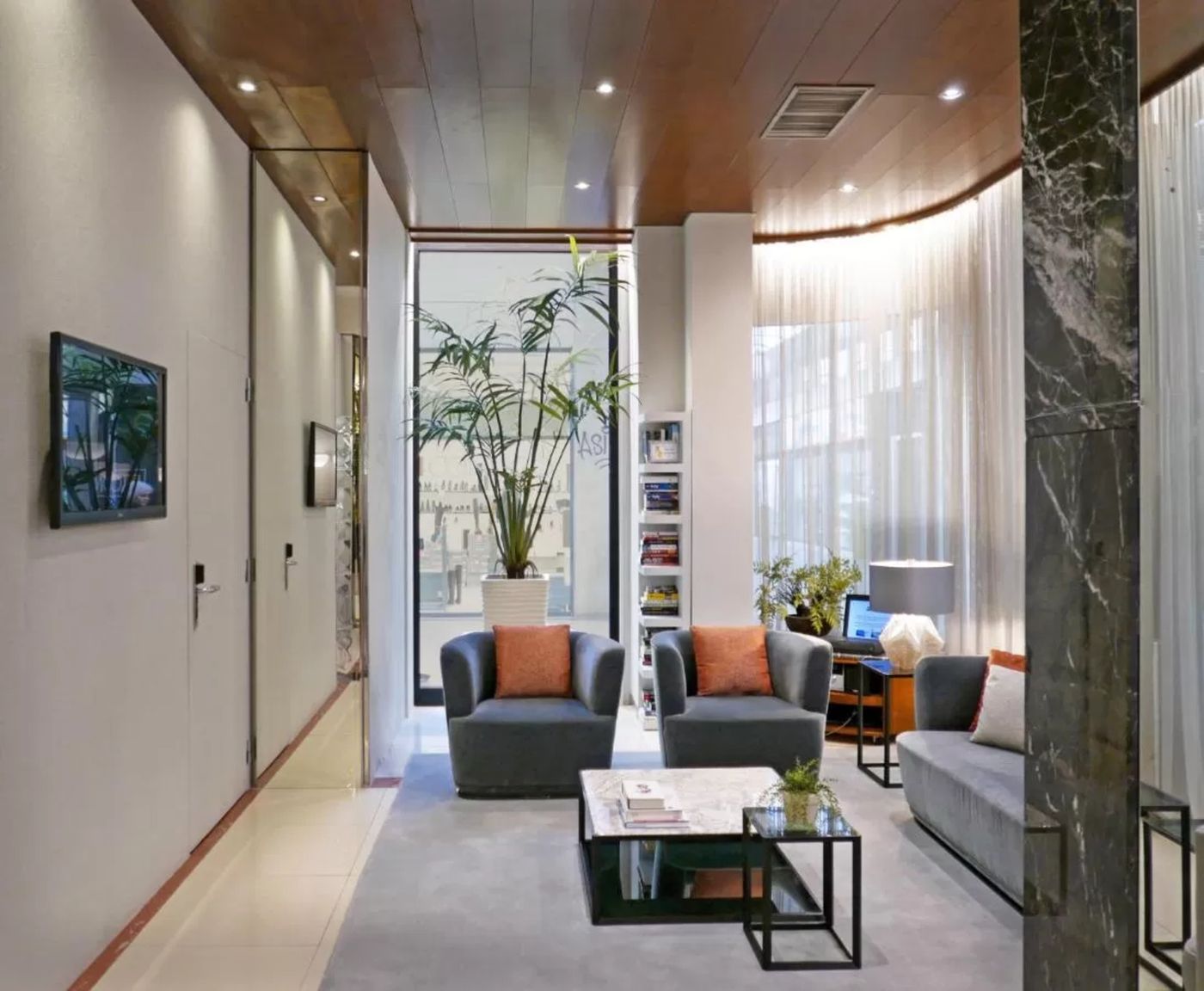 Best-Western-Hotel-City-Lobby-11