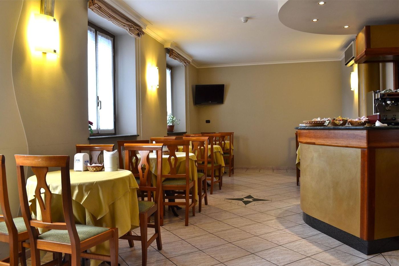 Hotel Cavour Asti - Italy - ASTI - Bar - 3