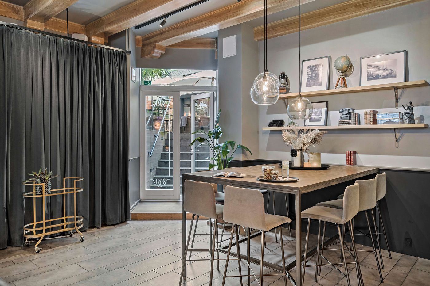 Best-Western-Hotel-Hebron-Lobby-6