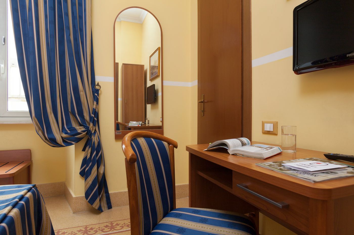 Hotel-Kennedy-Room-21