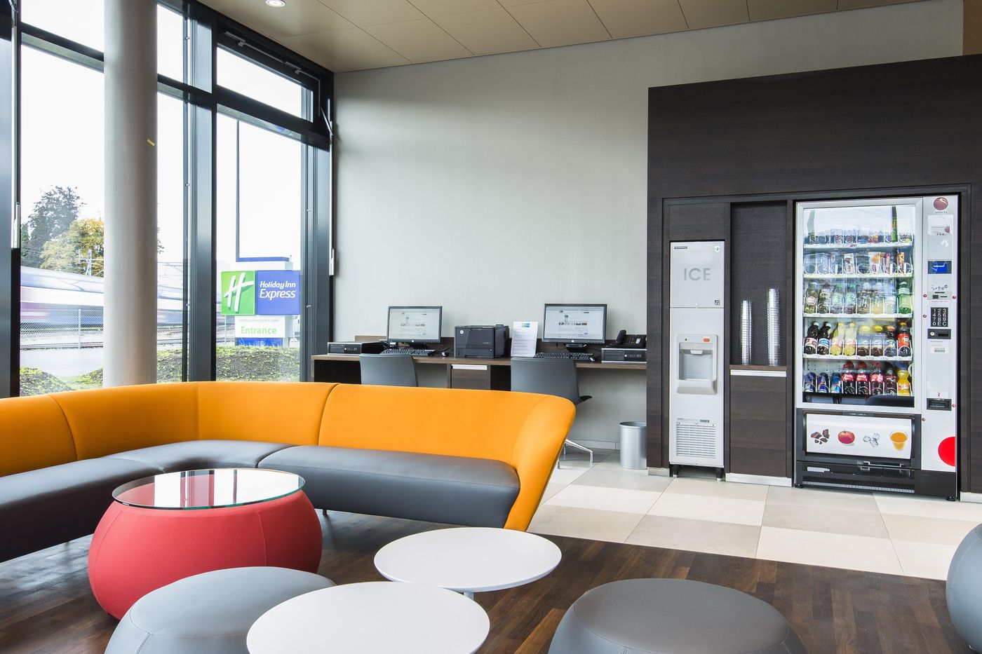 Holiday Inn Express Affoltern am Albis-Switzerland-AFFOLTERN AM ALBIS-Lobby-10