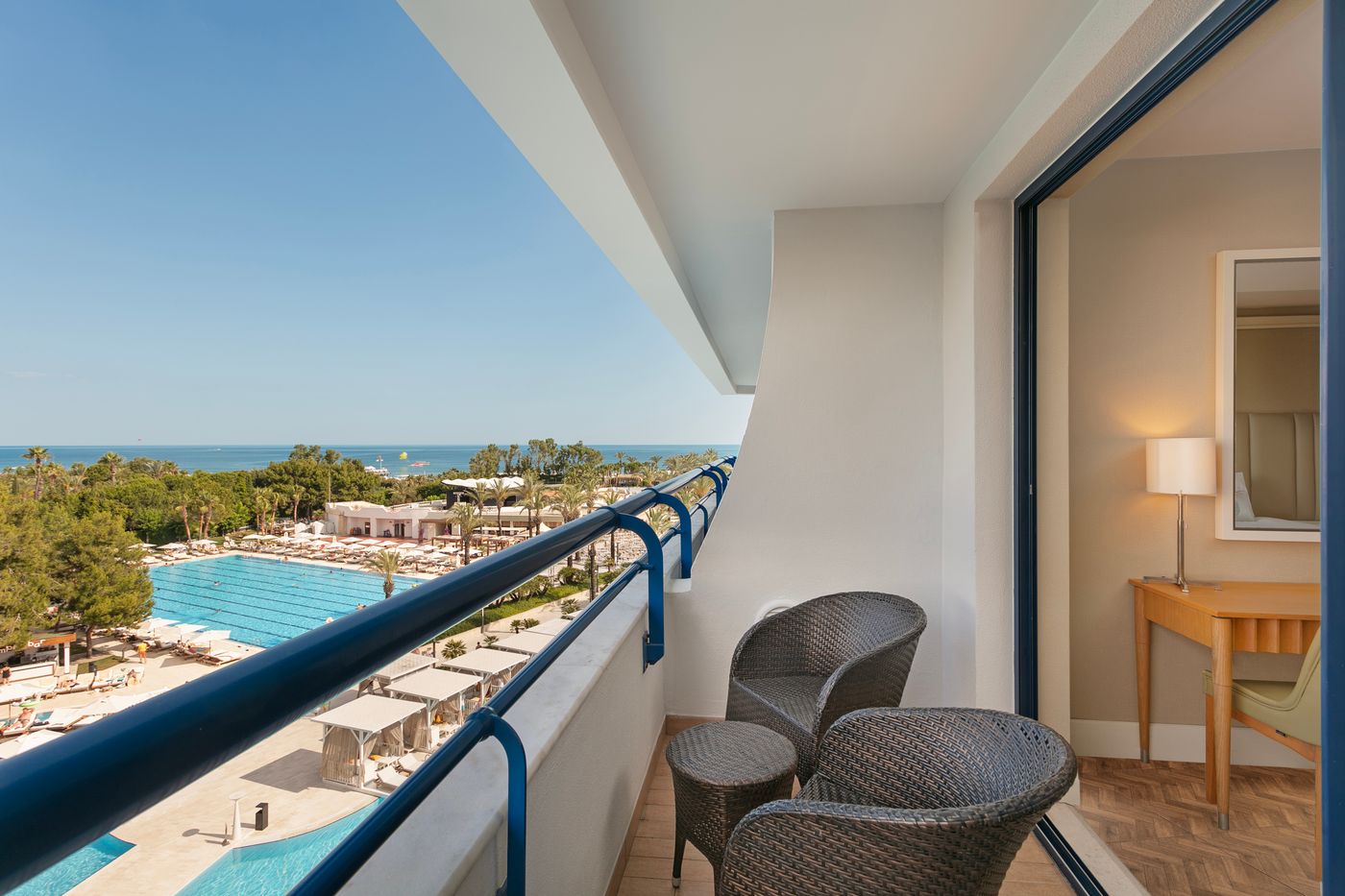 Titanic-Deluxe-Lara-Room-85