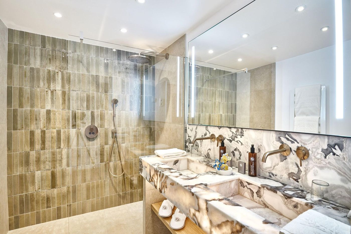 La-Ferme-D-Augustin-Room-72