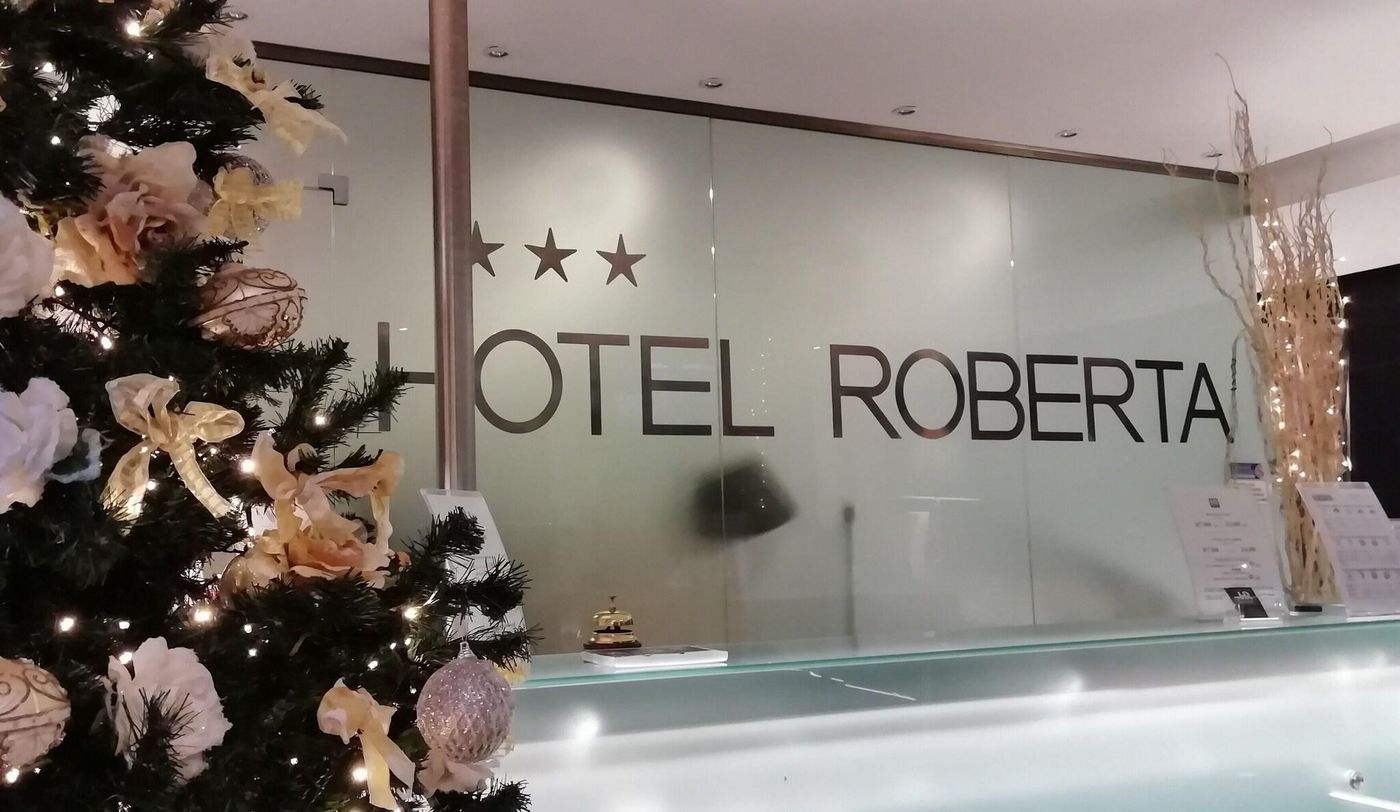 Roberta-Lobby-34