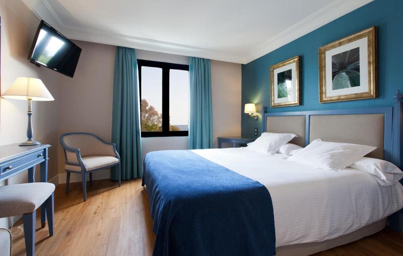 Los-Monteros-Room-37