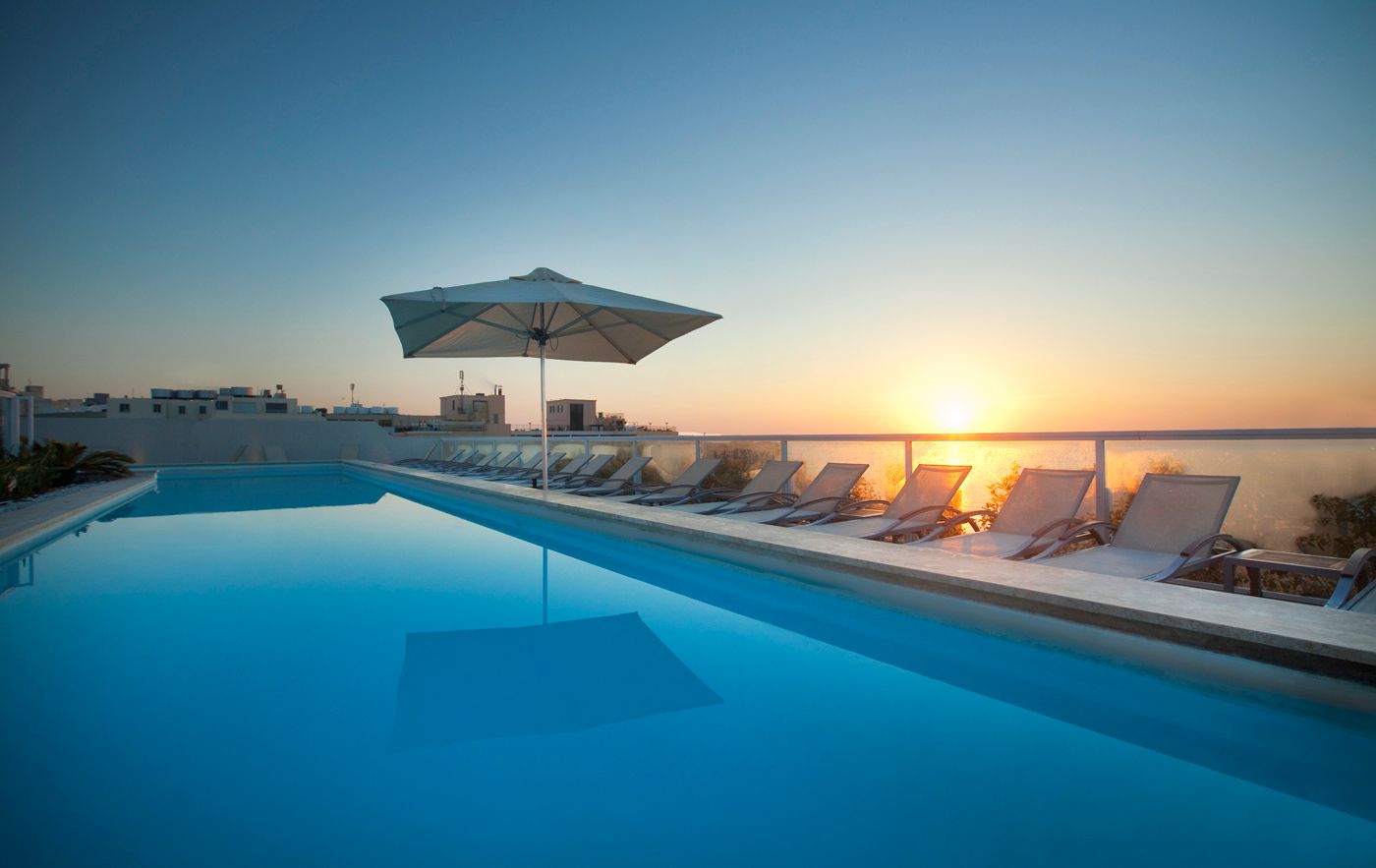 The-George--Urban-Boutique-Hotel-Pool-2