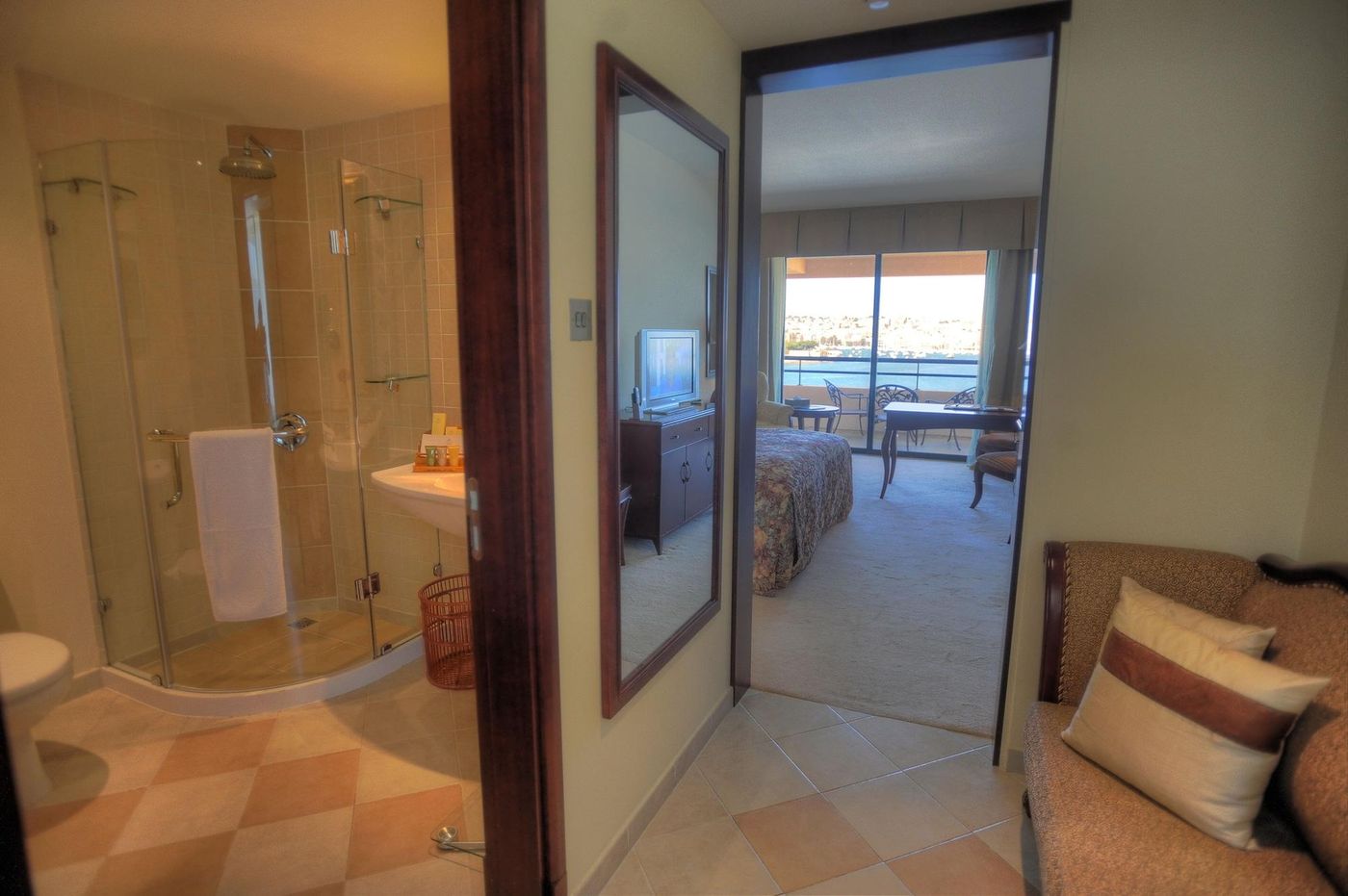 Excelsior-Grand-Hotel-Room-46