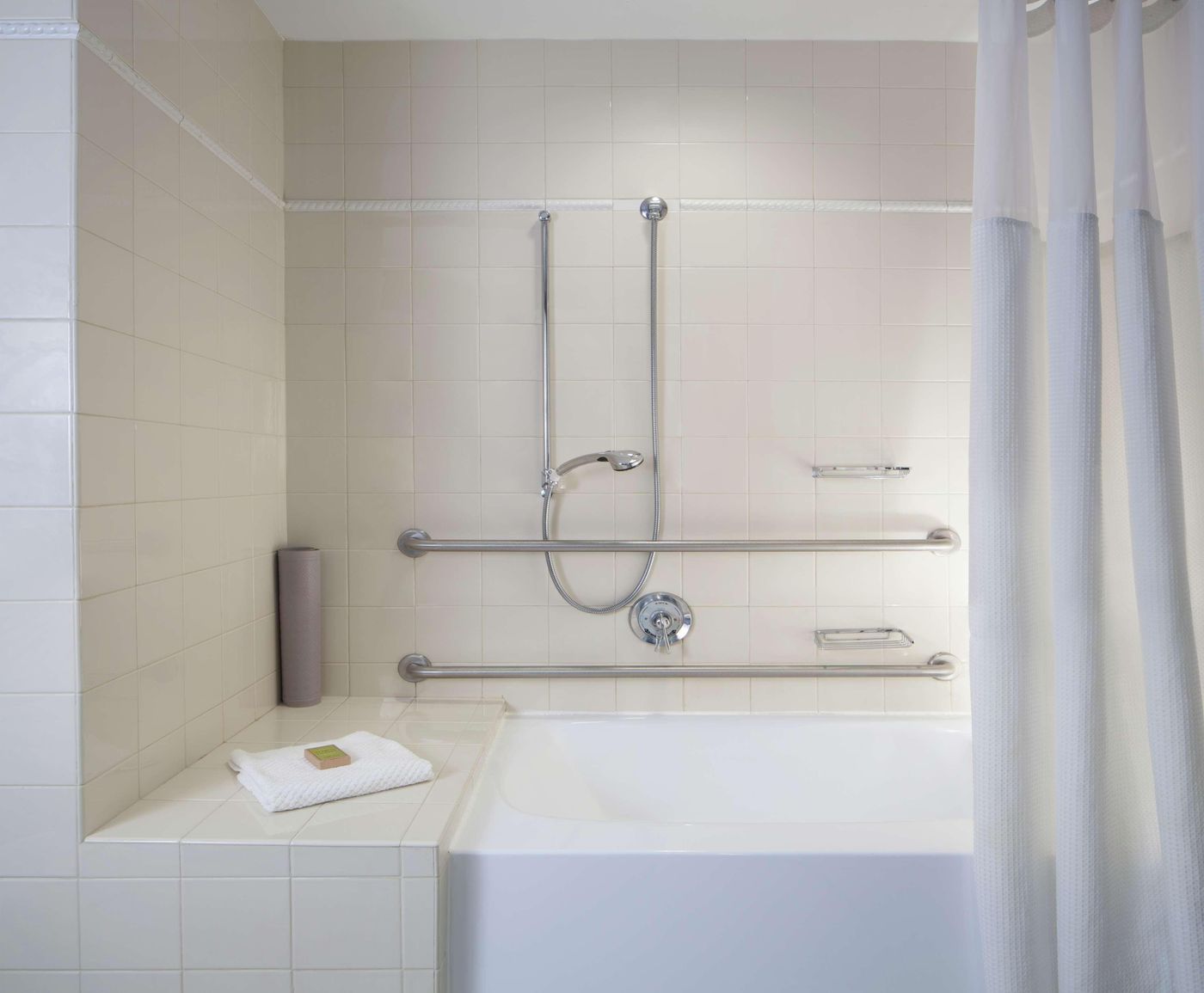 Hilton-Boston-Back-Bay-Room-42