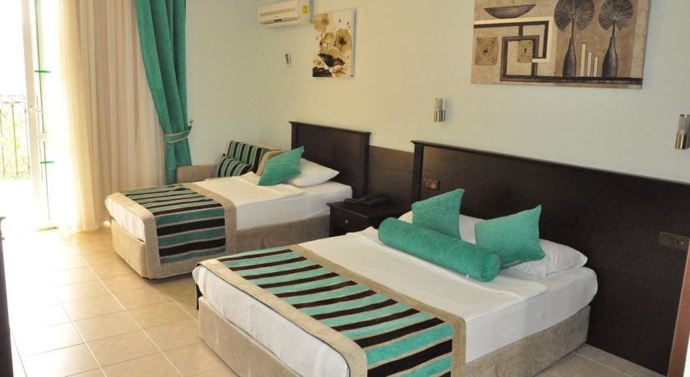 Kleopatra-Royal-Palm-Hotel-Room-17