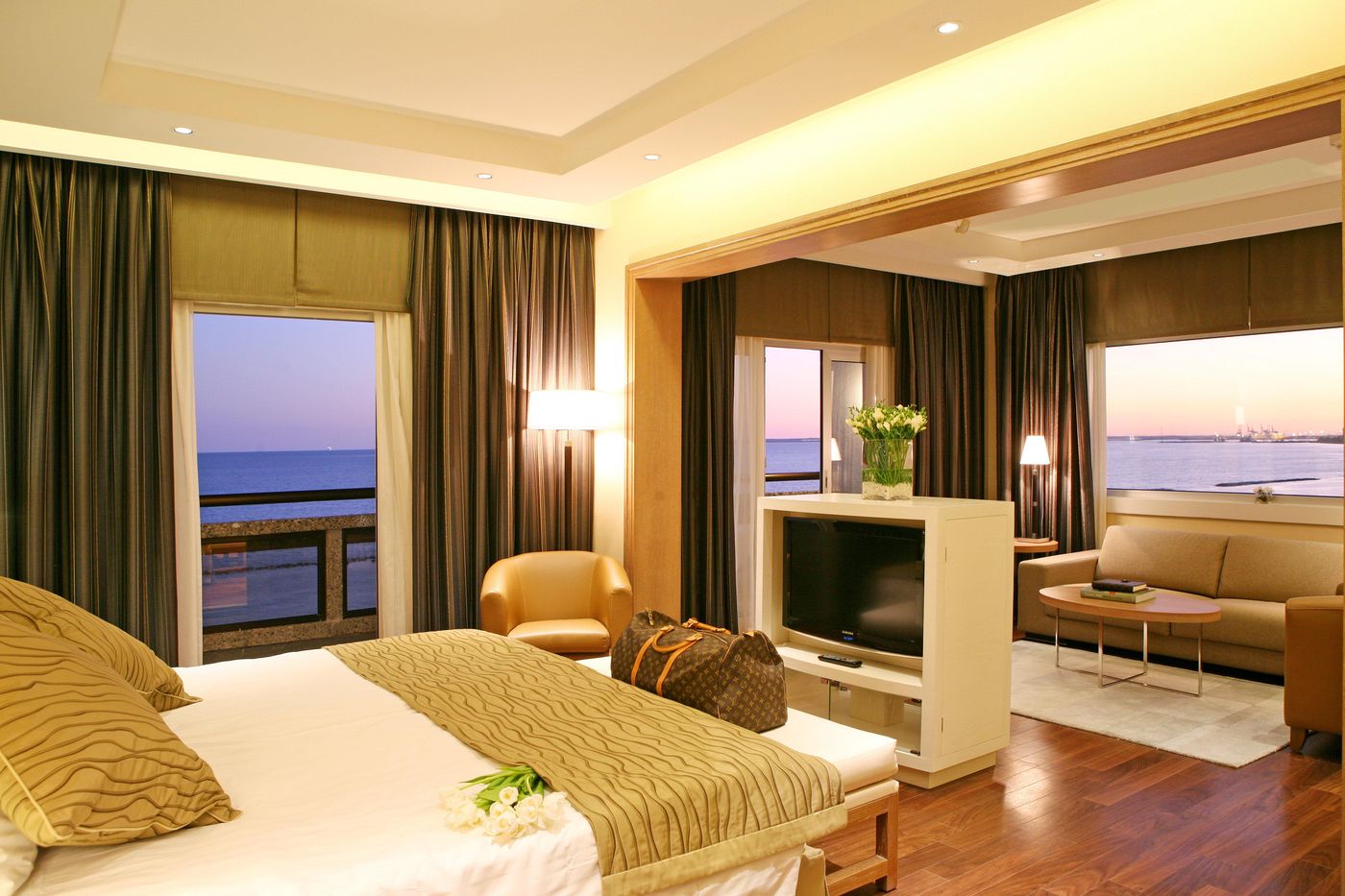 Crowne-Plaza-Limassol-Room-24