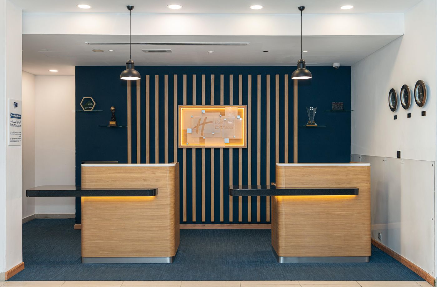 Holiday-Inn-Express-Jumeirah-General-view-29