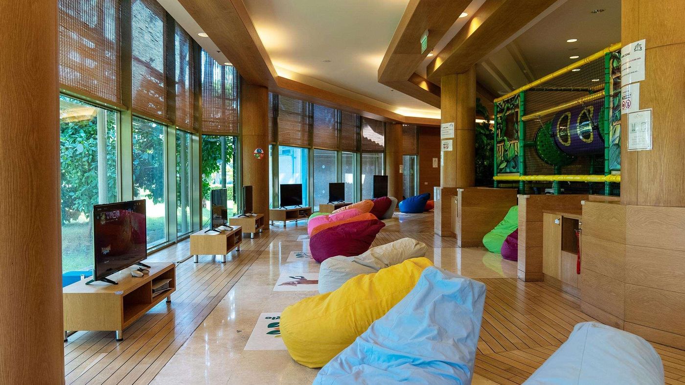 Gloria-Serenity-Resort-Sports-and-Entertainment-80