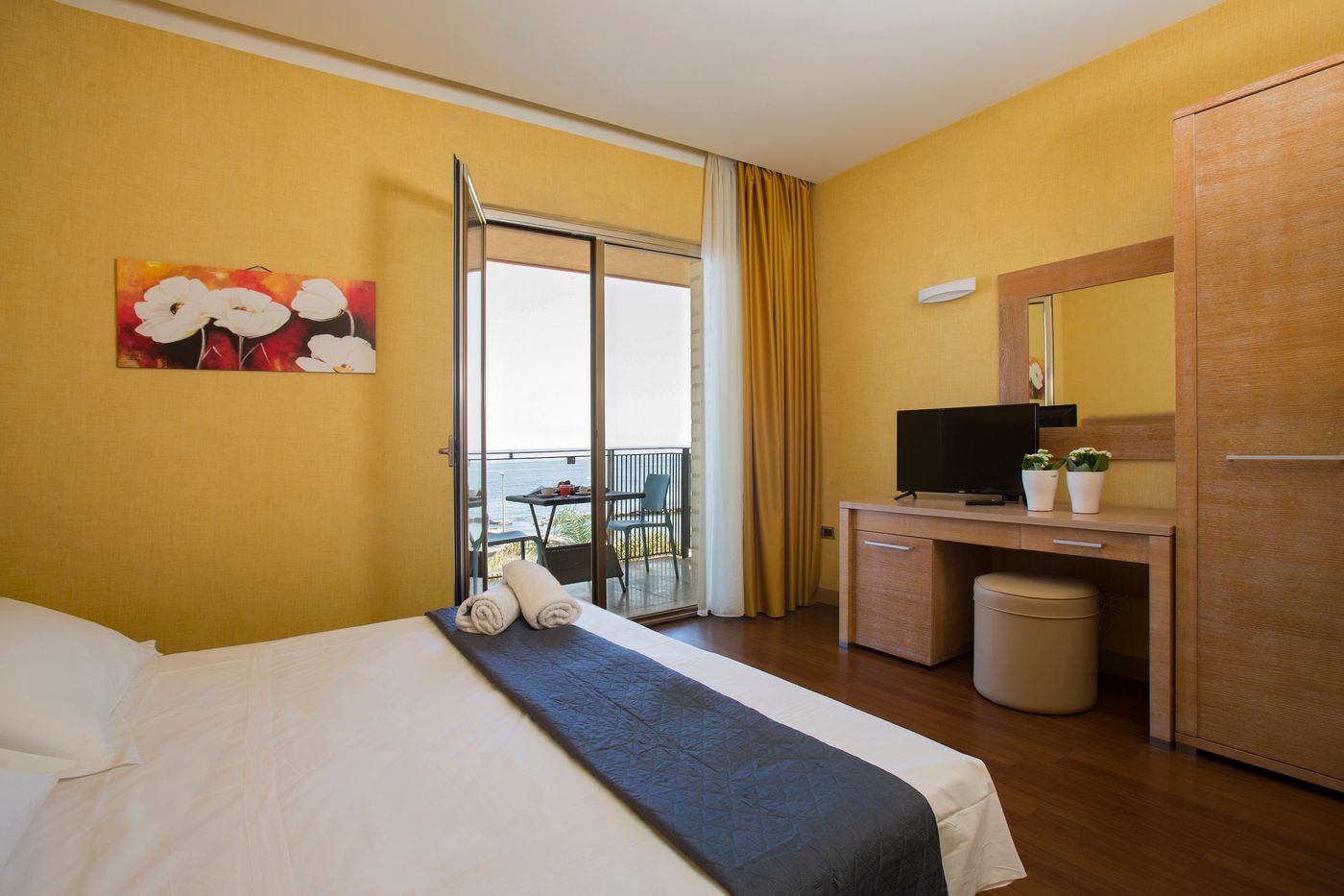 Grand-Hotel-Yachting-Palace-Room-8