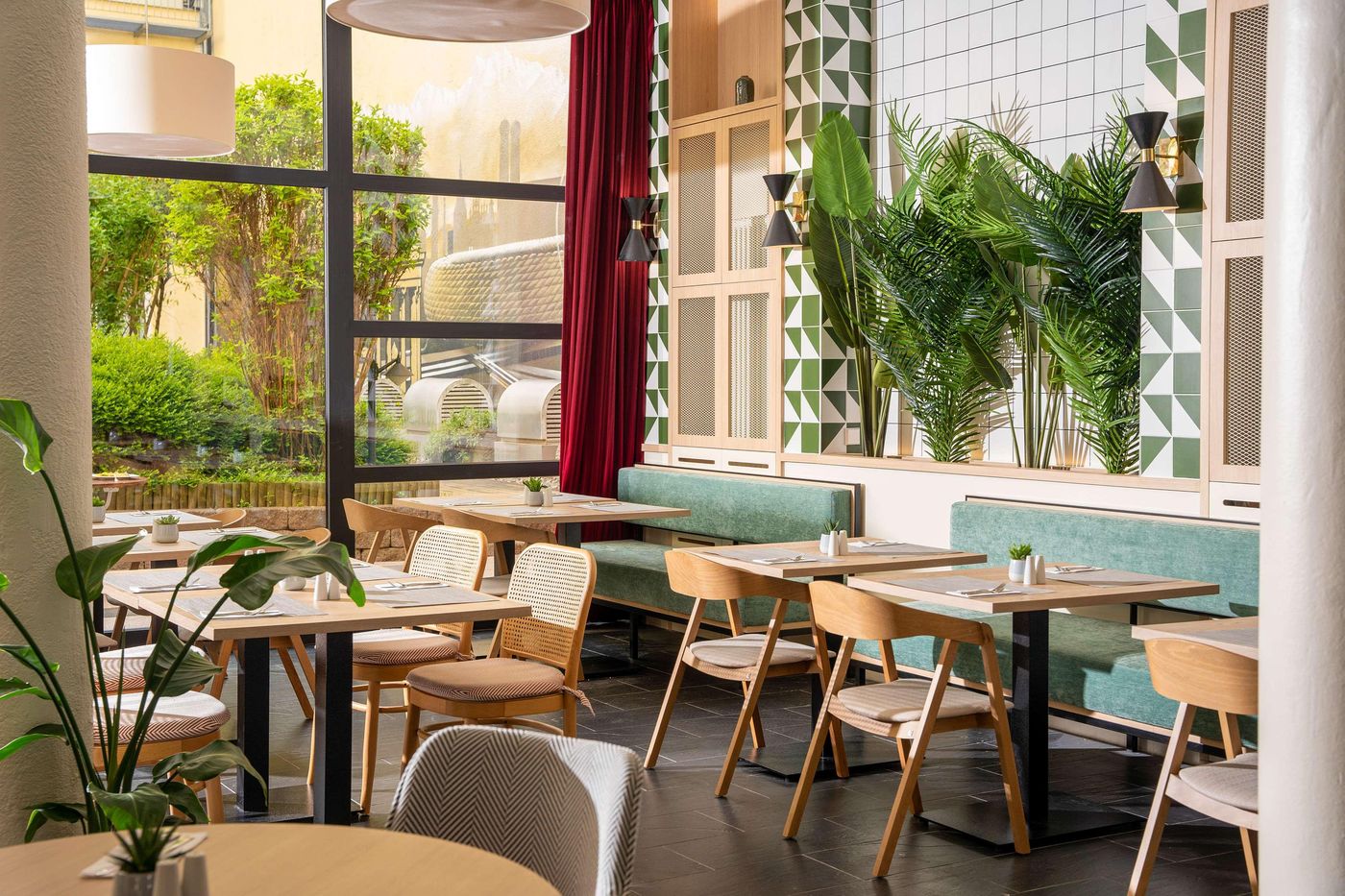 Hotel-Munchen-City-Center-affiliated-by-Melia-Restaurant-4