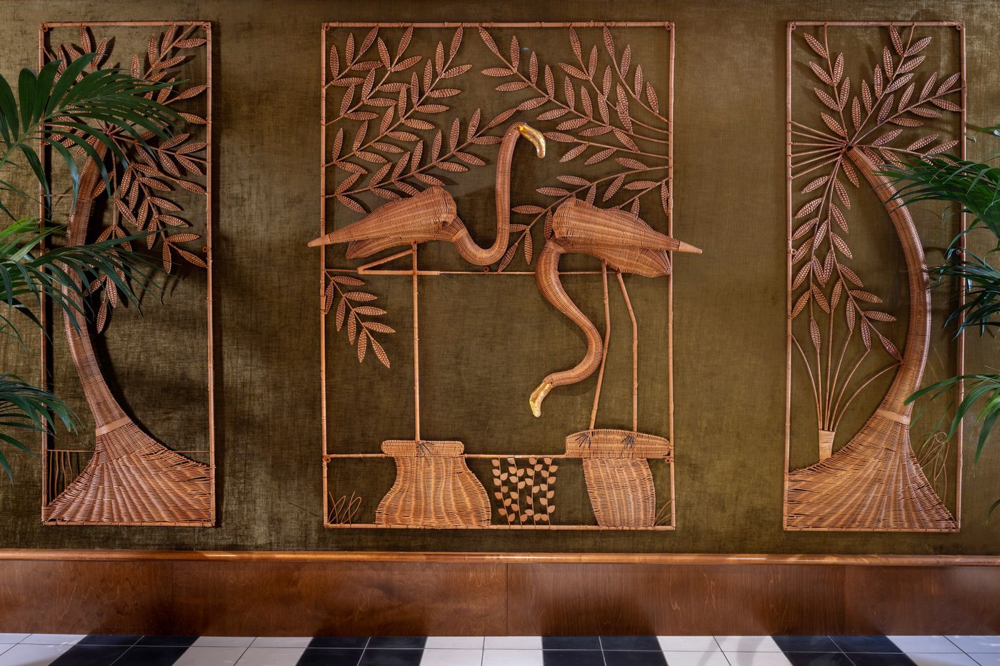 La-Conversation-Lobby-12