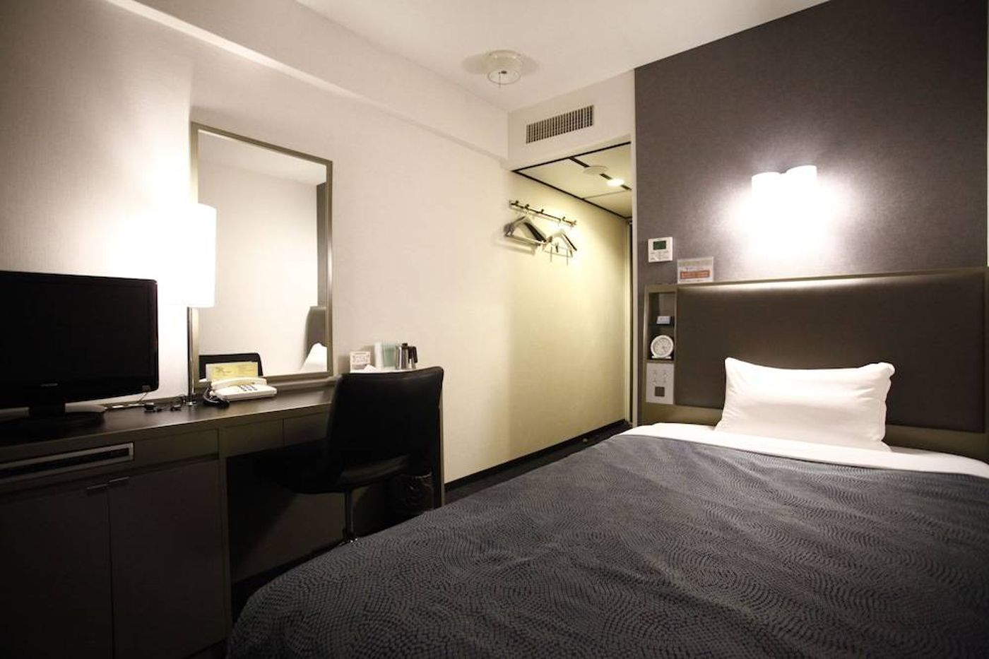 Grand Central Hotel, Tokyo-Japan-Tokyo-Room-4