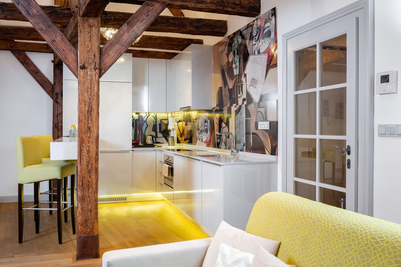 Old-Royal-Post-Hotel-Room-51