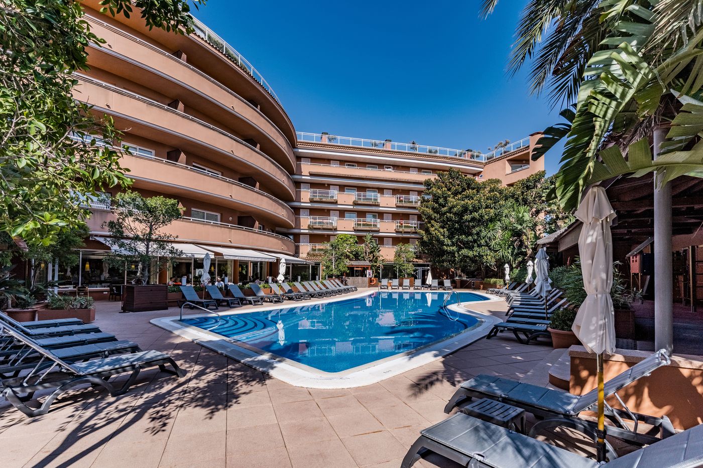 Sunway-Playa-Golf-Sitges-Pool-1