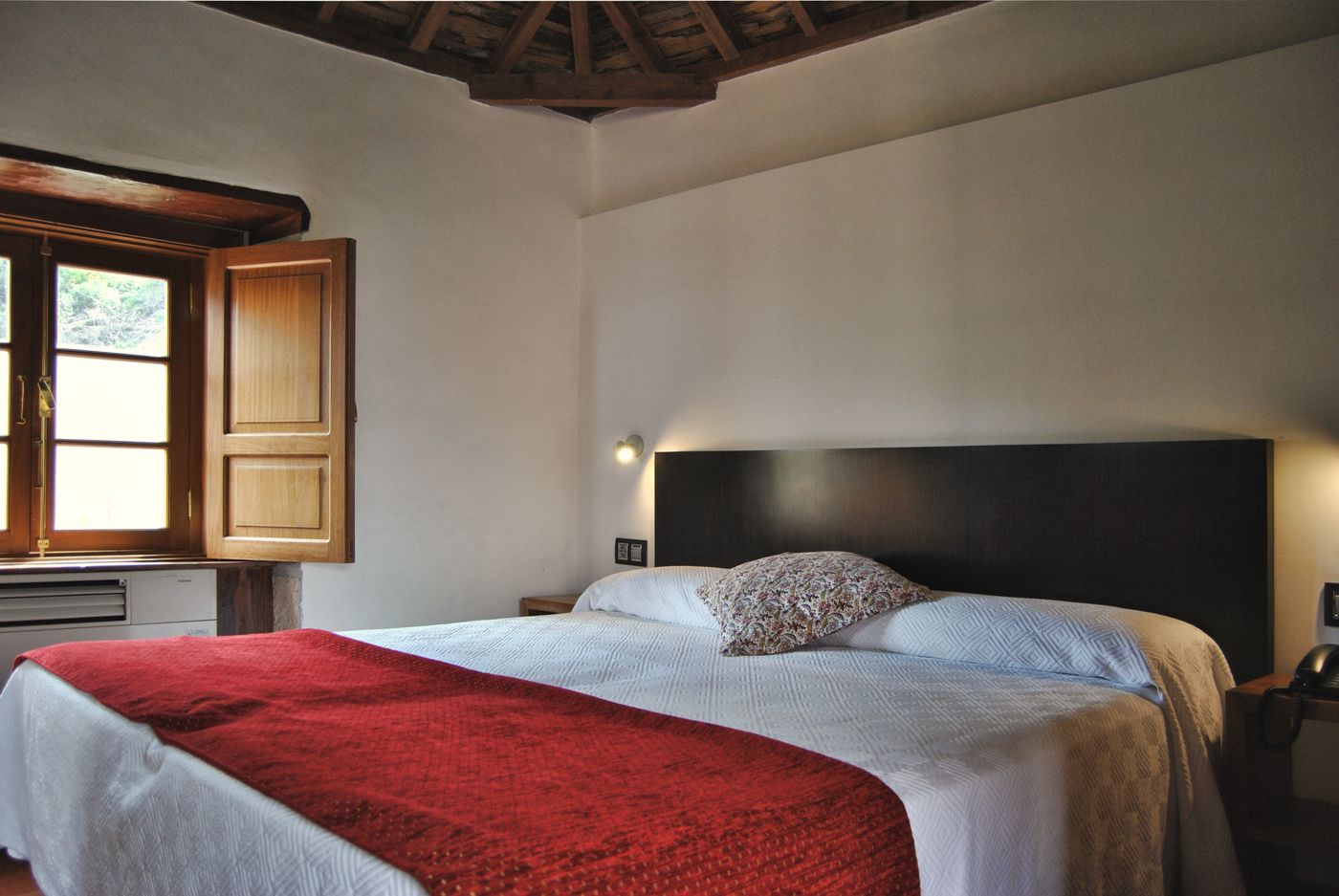 Hotel-Rural-El-Mondalon-Room-32