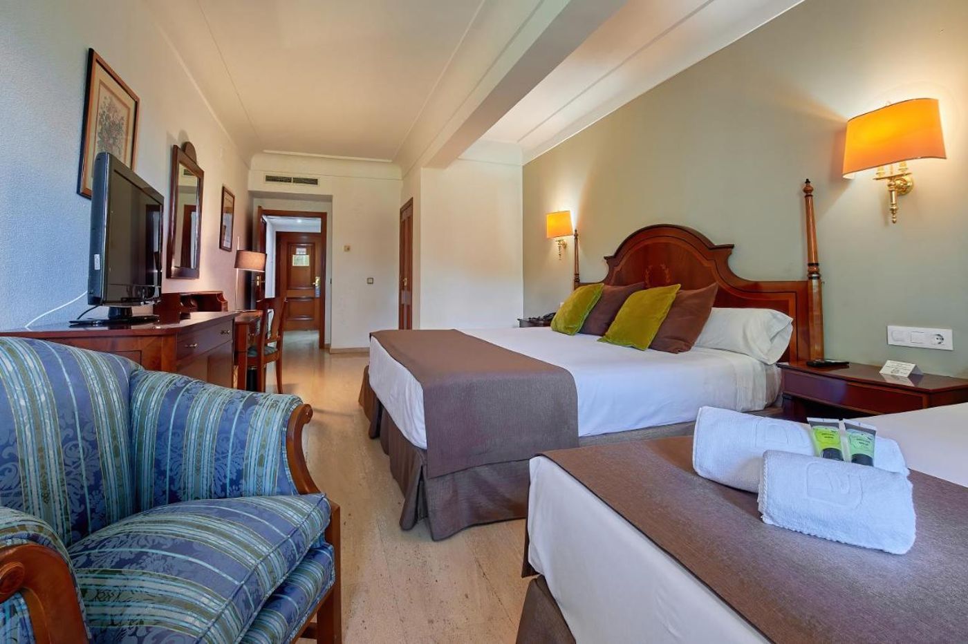 Crisol Jardines de Córdoba-Spain-CORDOBA-Room-8