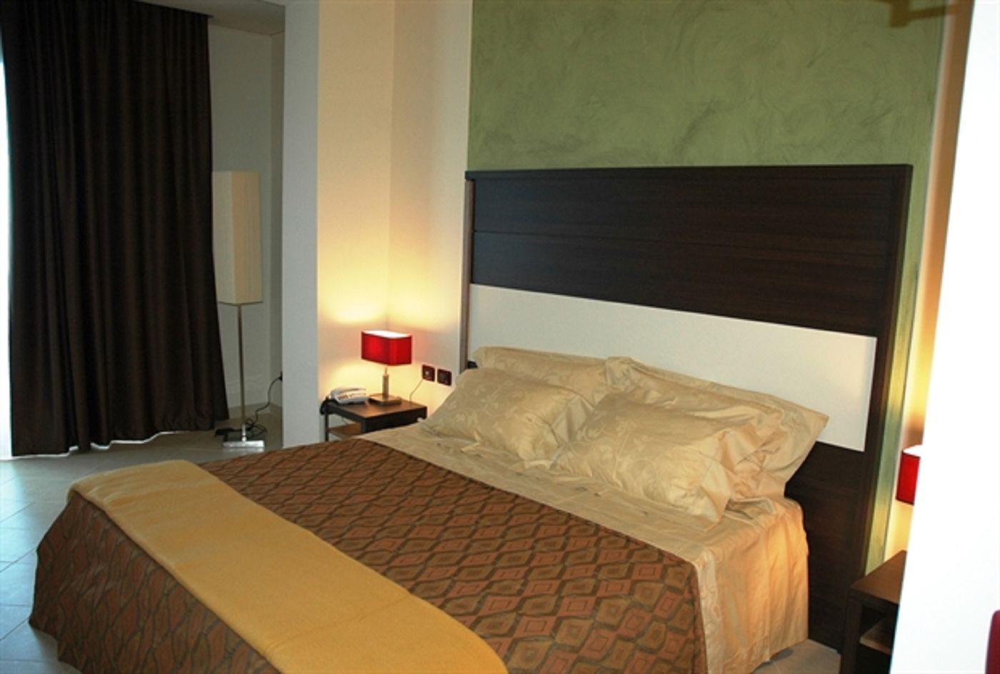 Viola-Palace-Hotel-Room-6