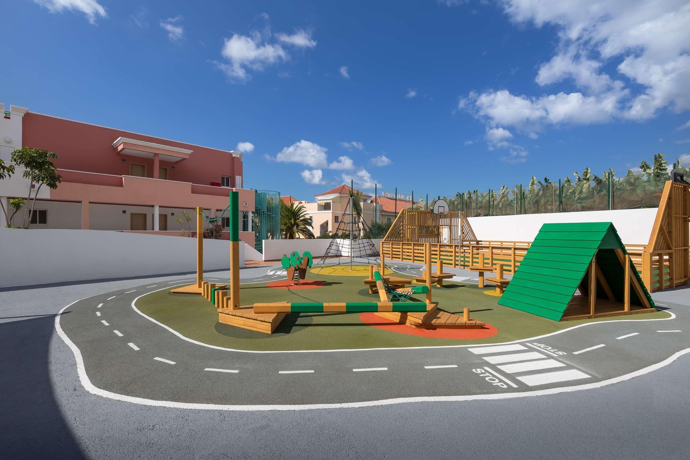 Allegro-Isora-Sports-and-Entertainment-48