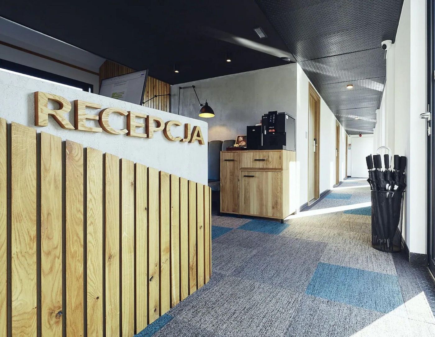 New-Port-Hotel-Lobby-43